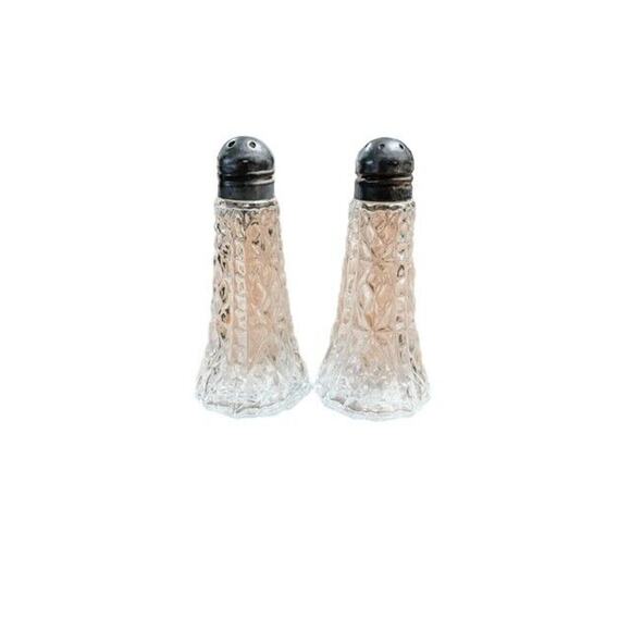 Vintage Crystal Glass Salt and Pepper Shaker Set - Picture 1 of 5